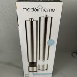Modern Home Electric salt and pepper grinder set