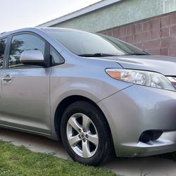 2016 Toyota Sienna