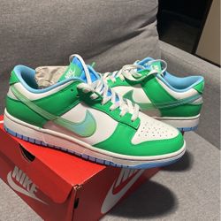 Brand New Size 9 Green Shock Dunks