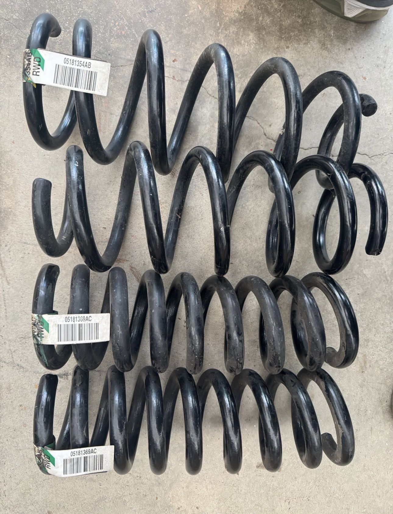 2011 Dodge Challenger SRT8  genuine normal suspension spring coil set