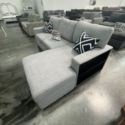 SECTIONAL SOFA 