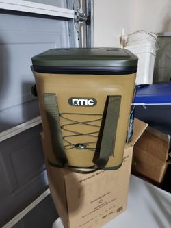 RTIC Backpack Cooler