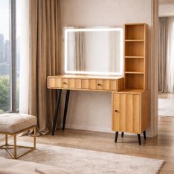 Brand New Luxury Vanity With Lights And Drawers Worth 380