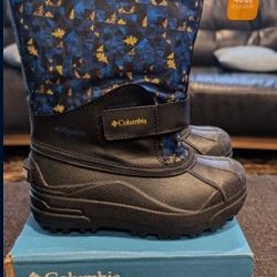 New Columbia Boots Size 12