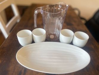 Elegant Tea Cup Set with Large Serving Platter – Barely Used – $10