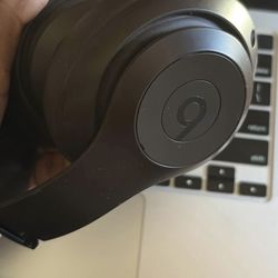 Brown Beats Studio Pros