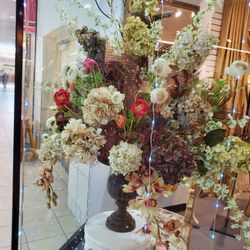 We Do Custom Design Flowers 