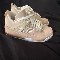 Jordan 4s, “Shimmers” size 8 in woman  size 6 in men
