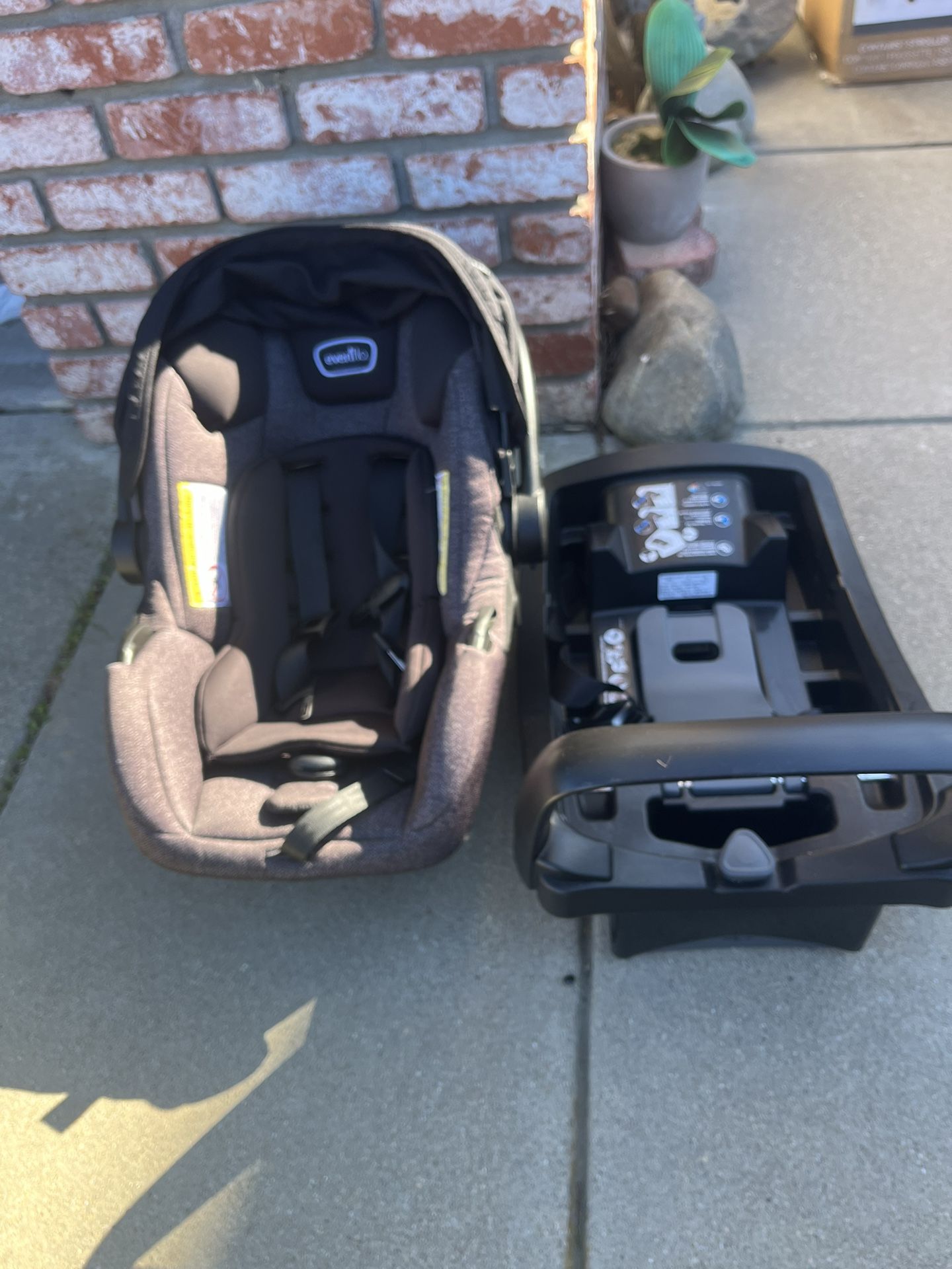 Car seat, newborn and six month use condition used one month