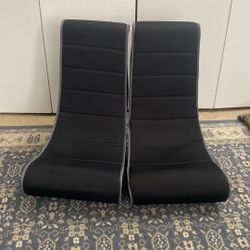 2 Foldable Chairs 