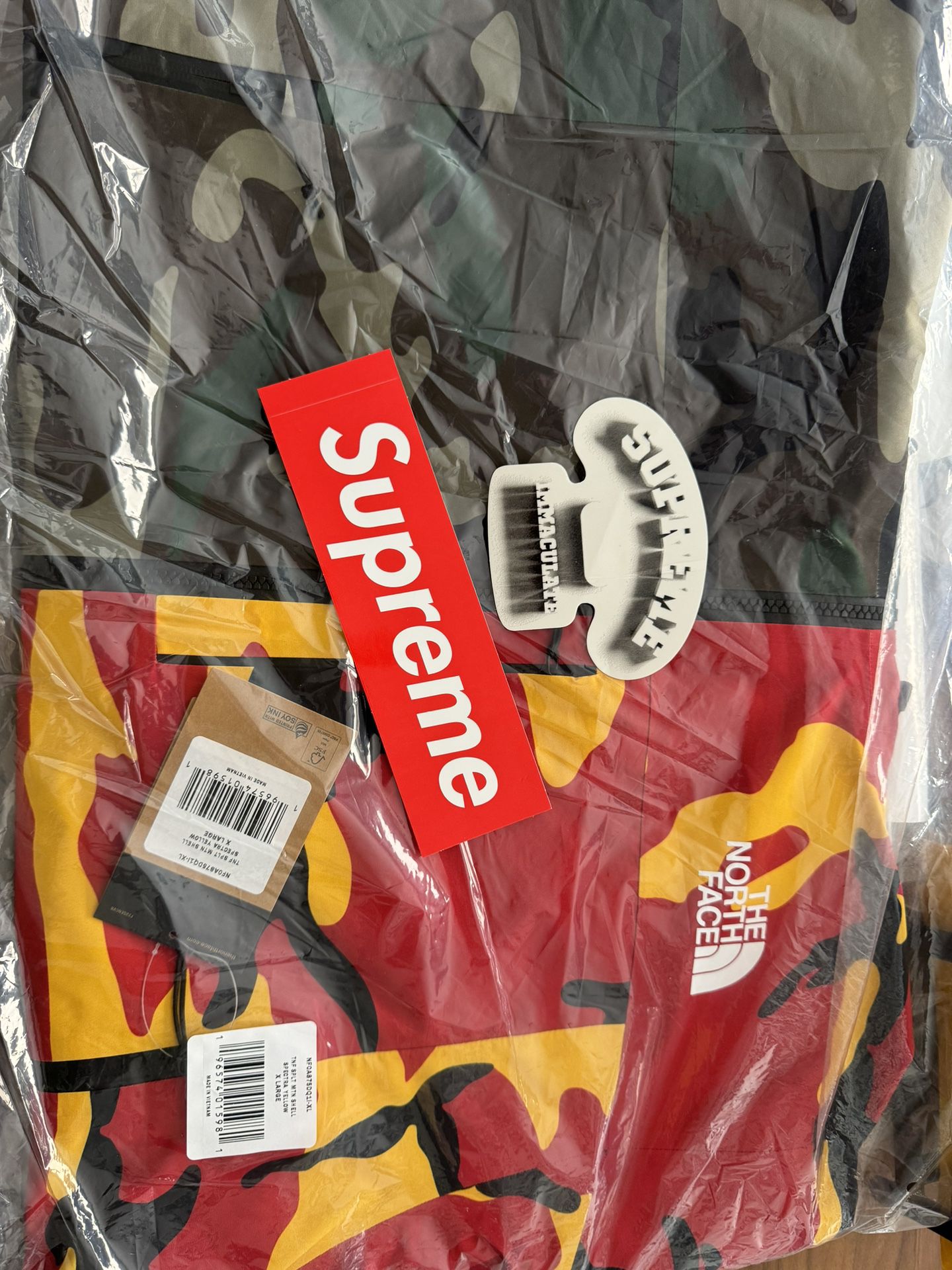 Supreme x The North Face Split Taped Seam Shell Jacket XL