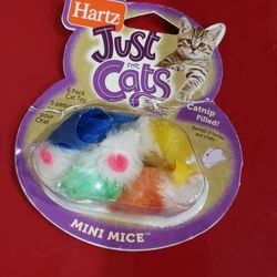 Catnip Filled Mice for Cats Mini Mice Cat Toy with Catnip, New 4 counts In The Package 