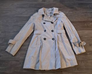 Ladies GUESS Double-Breasted Trench Coat Cream Beige Medium Belted Ornate Y2K Lining
