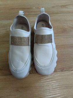Women's shoes