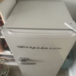 Retro Mini Fridge