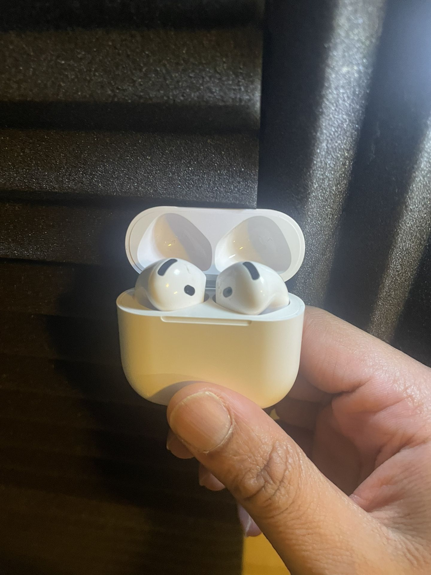 AirPod 4 ANC