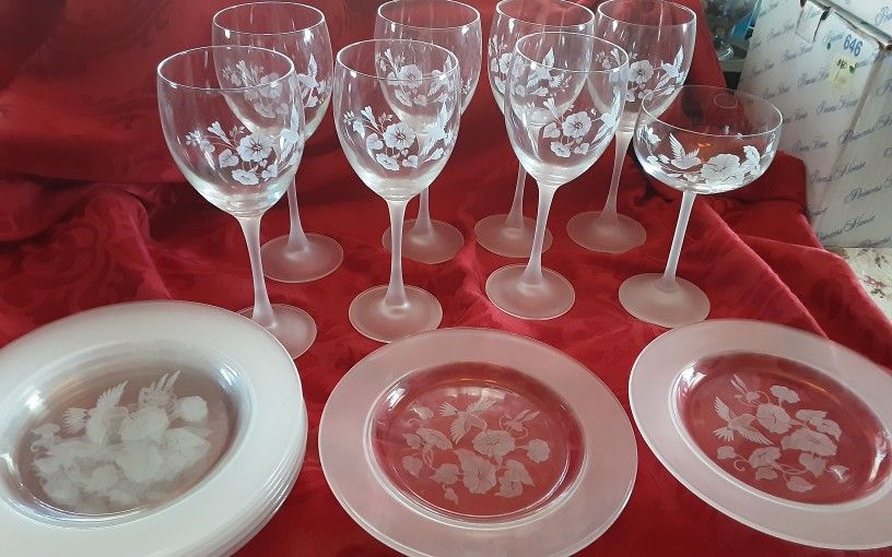 AVON GLASSES AND PLATES. 8 EACH, TOTAL 16 PIECES. VINTAGE 1970S. ALL FOR $150. NEW CONDITION. PU 15 & Poway Rd Or Mission Valley.