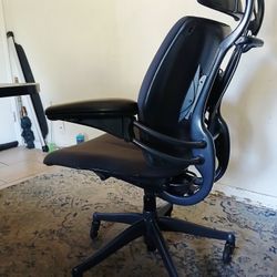 Humanscale Freedom Chair For Trade