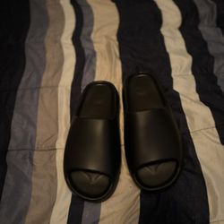Yeezy Slides 