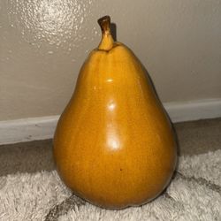 VINTAGE HANDPAINTED CERAMIC PEAR DECOR DISPLAY FRUIT