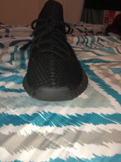 Yezzy must sale hit me up