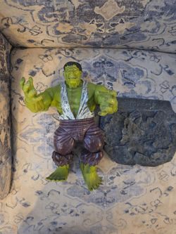 Marvel diamond select savage hulk.