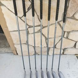 Golf Clubs,  Left-handed 