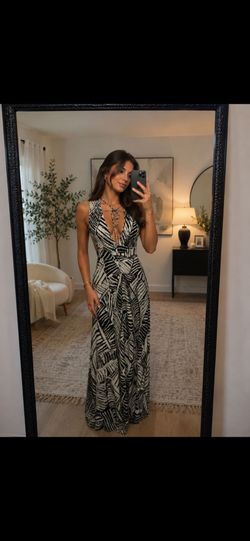 Black and White Leaf Print Maxi Dress