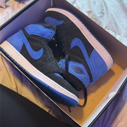 black and blue Jordan 1’s size 8.5