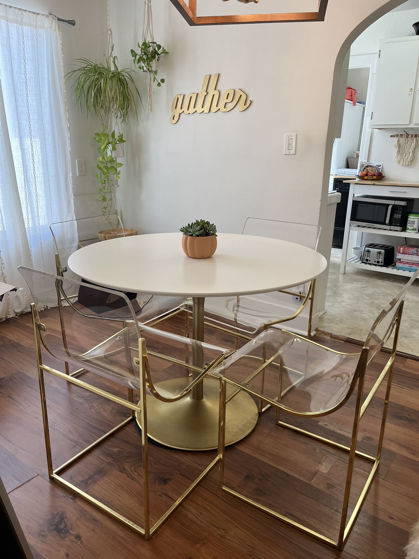 Round Dining Table 6 chairs