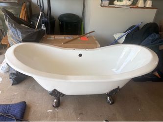Vintage Style Clawfoot Tub