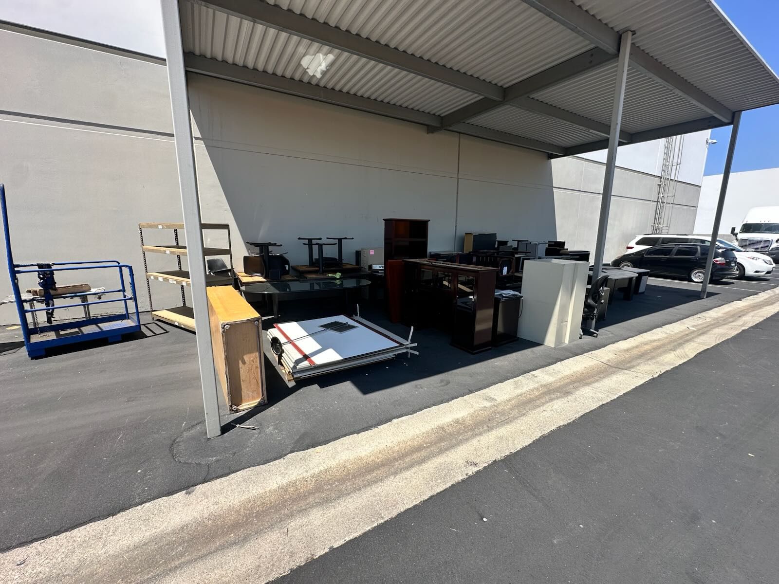 Free Office Furniture - Chino, CA