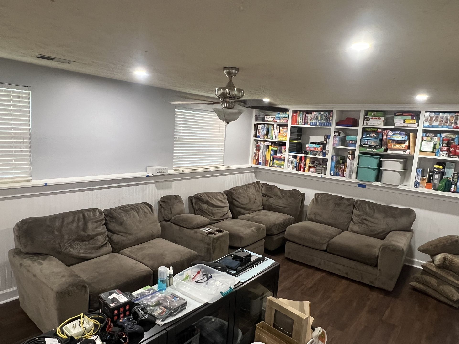 Couch Five Piece Set With Speakers