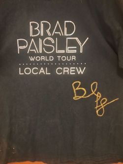 Brad Paisley World Tour Local Crew signed Roadie T