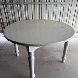 Round White Table