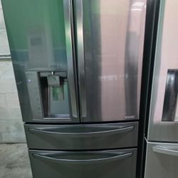 Lg Refrigerator black stainless 