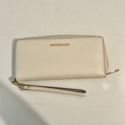 Wristlet 