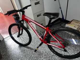 SPECIALIZED HARD ROCK BICYCLE