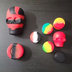 Red/Black 2pc + 6 Freebie Wax/Dab/Oil Silicone Storage Containers 