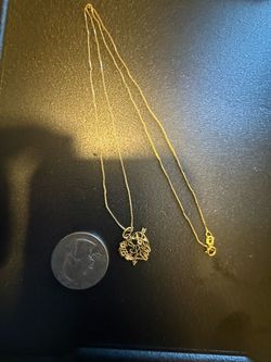 Dainty necklace with pendant