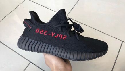 Yeezy shoes  size 8.5