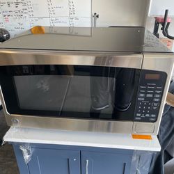 GE 2.0 cu. ft. 1200-Watt Countertop Microwave in Black Stainless Steel