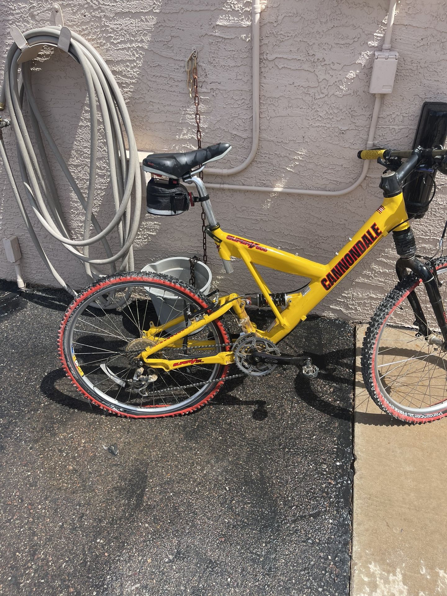 Cannondale Super v500 Bike