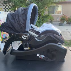 Babytrend Car Seat 