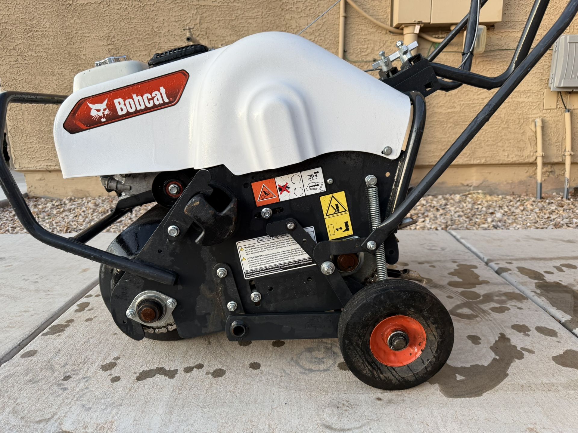 π Bobcat AE19 Walk-Behind Aerator Premium Lawn & Turf Solution