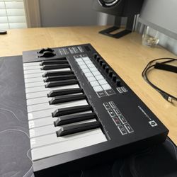 Novation Launchkey 25