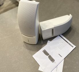 Bose speakers (pair, white) for stereo or home theater