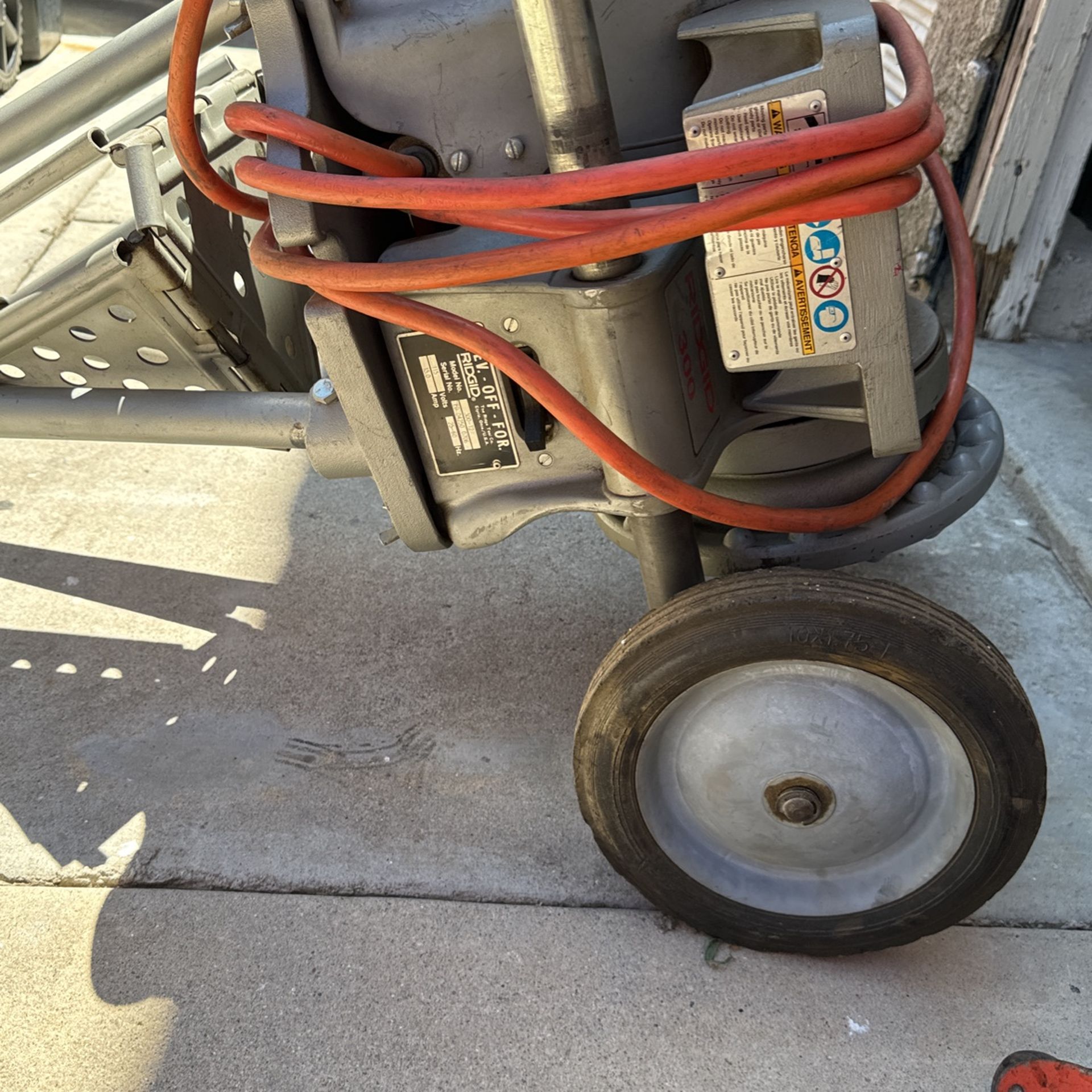 Ridgid 300 Complete With Lots of Accessories/spare Parts.