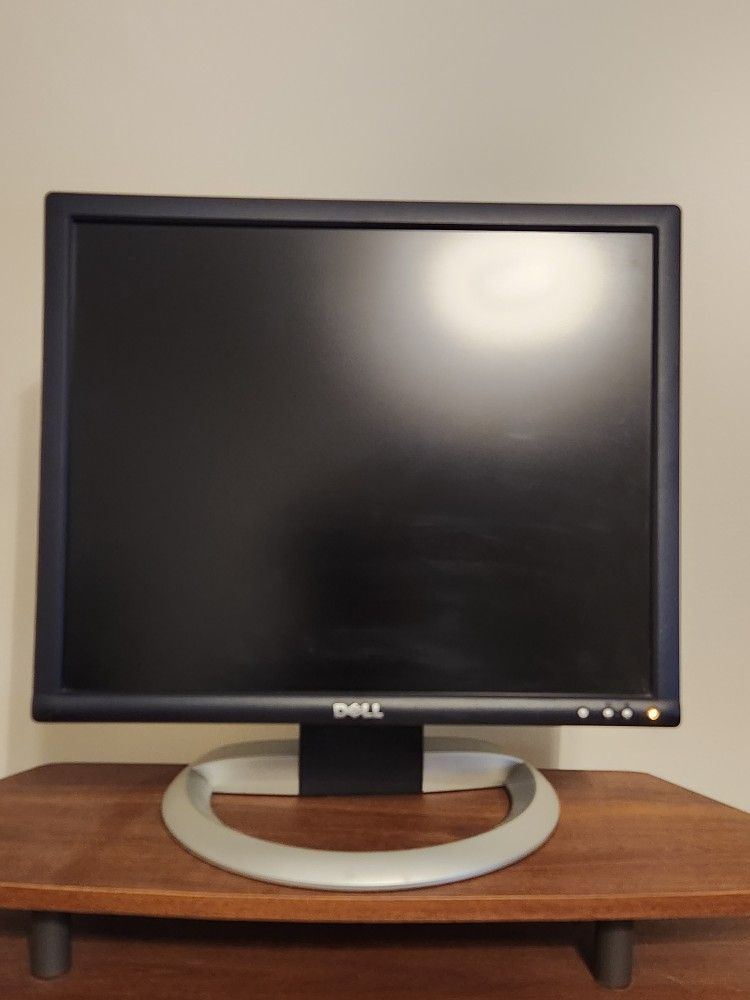 Dell 1905FP 19" LCD computer monitor
