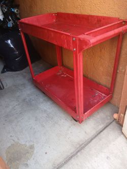 Carrito para la mecánica buenas condiciones
